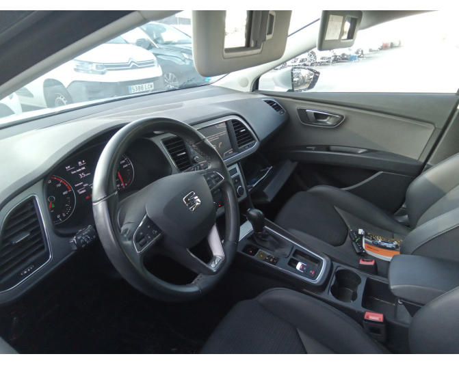 SEAT LEON
