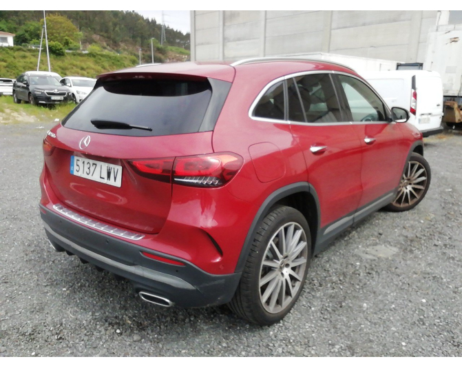 MERCEDES GLA