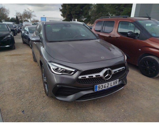 MERCEDES GLA