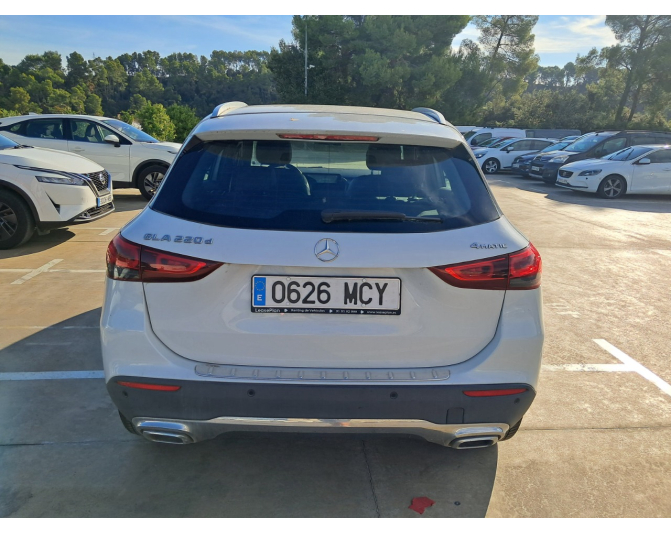 MERCEDES GLA